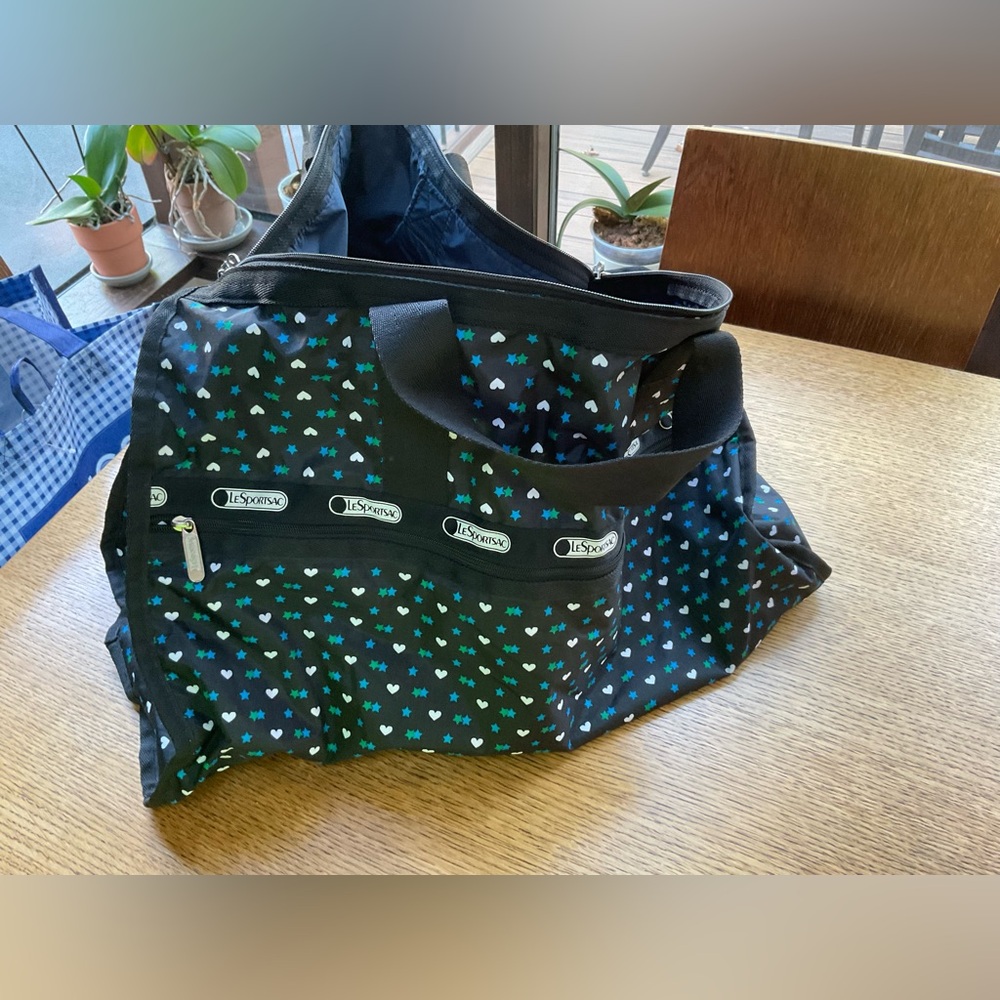 LESPORTSAC Medium Black, Blue and Green Star & Heart Duffel Bag/Weekender - Picture 5 of 11